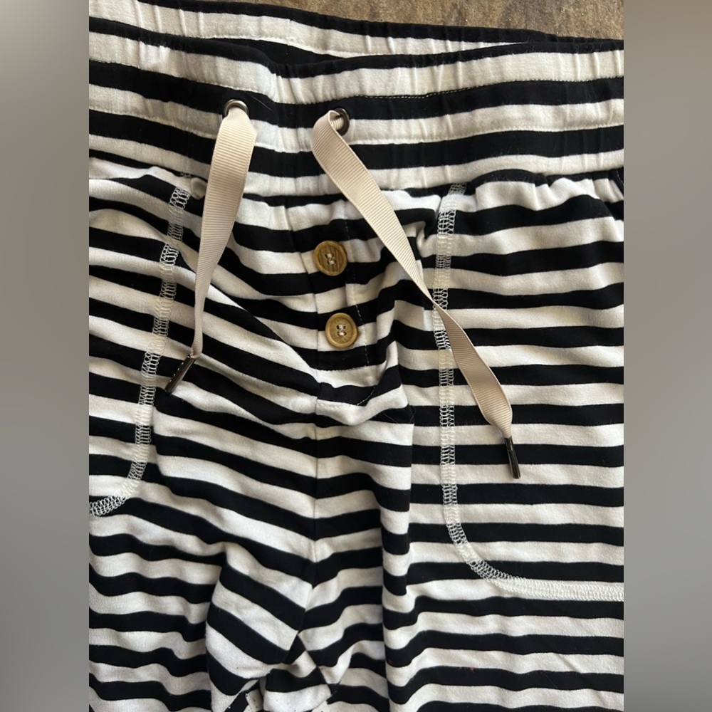 LATES woman pajama pants size L